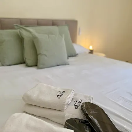 Del Mar Iv Center - Eaw Homes