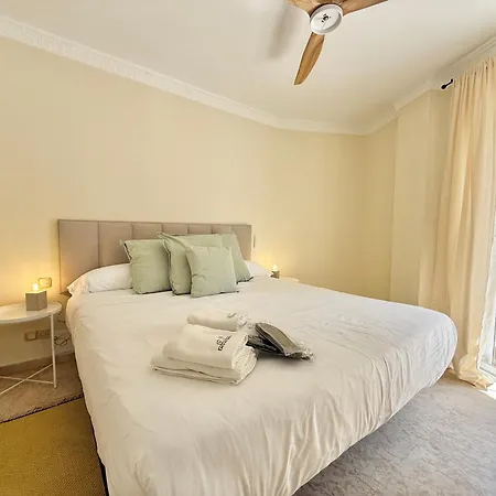 Del Mar Iv Center - Eaw Homes *